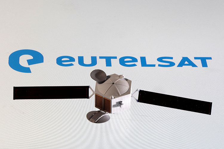 French company Eutelsat is preparing a deal with the British satellite operator OneWeb