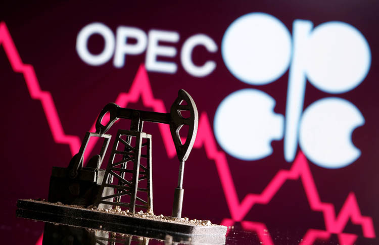 Oil rises as OPEC considers production cuts