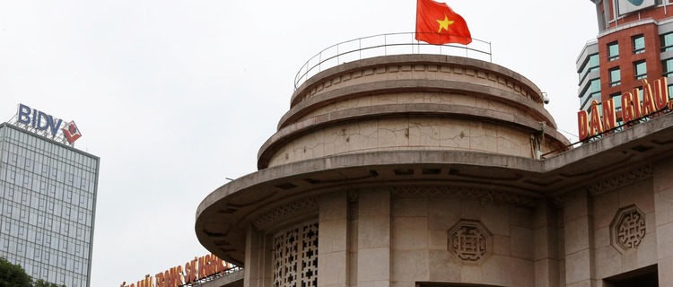 Central Bank of Vietnam buys dollars to replenish reserves after selloff