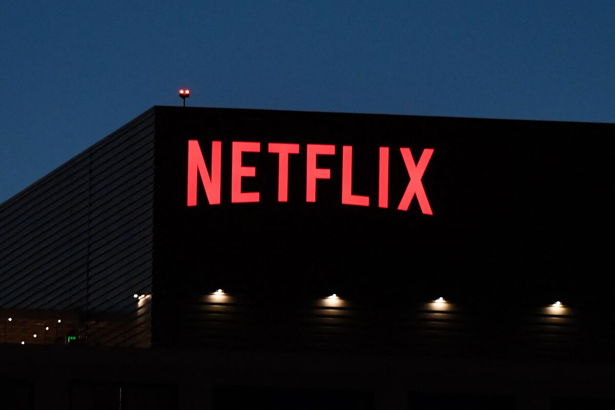 Netflix shares surge 4.5% after exceeding Q3 subscriber targets