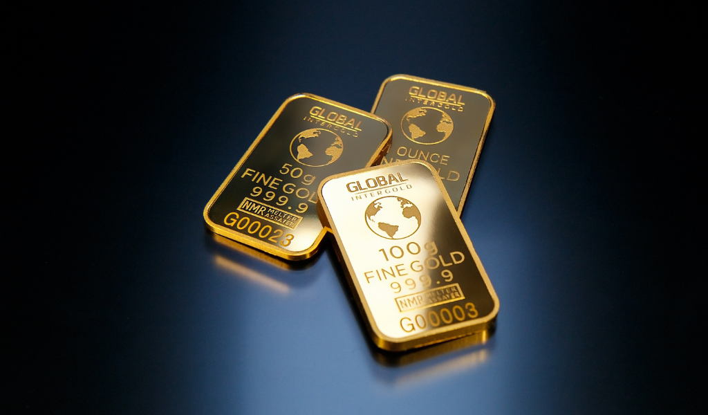 Gold steady at $3,330 ahead of US jobs report, tax bill vote